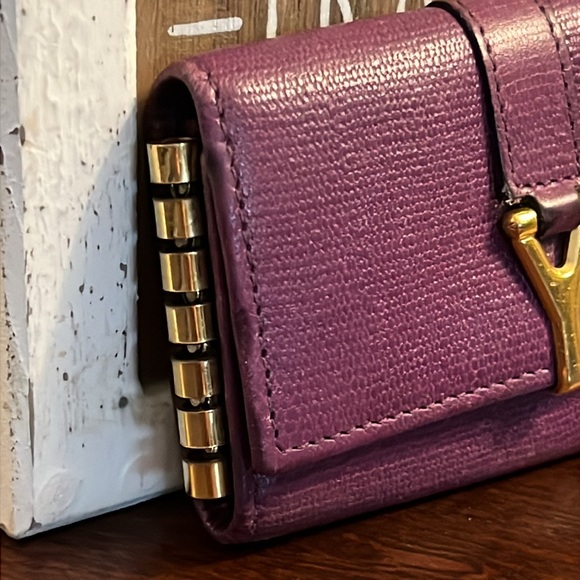YSL Yves Saint Laurent "Y" 6-ring Leather Key Case in Purple w Gold Hardware EUC - Picture 5 of 17